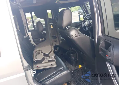 2015 Jeep Wrangler Unlimited Rubicon z USA, uszkodzony, nr VIN 1C4HJWFG8FL629181